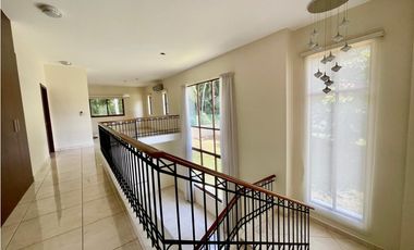 VENTA DE CASA EN CLAYTON - PH LOS SENDEROS CON DOBLE LOTE