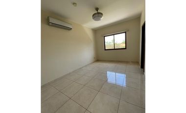 VENTA DE CASA EN CLAYTON - PH LOS SENDEROS CON DOBLE LOTE