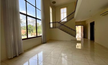VENTA DE CASA EN CLAYTON - PH LOS SENDEROS CON DOBLE LOTE