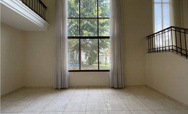 VENTA DE CASA EN CLAYTON - PH LOS SENDEROS CON DOBLE LOTE