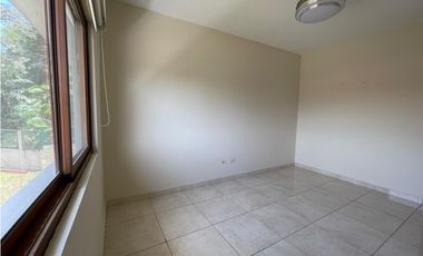VENTA DE CASA EN CLAYTON - PH LOS SENDEROS CON DOBLE LOTE