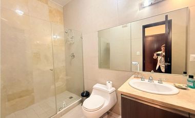 Alquilo apartamento en la avenida Balboa vista al mar Rivage 2Recamar