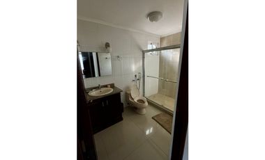 ALQUILER DE CASA DUPLEX CON BALCON EN ZONA EXCLUSIVA ALTOS DEL GOLF