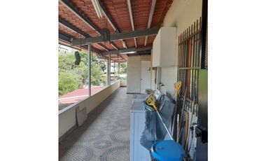 SAN FRANCISCO / VILLA LILLA / 570M2 / 2 NIVELES / TERRAZA / BALCON