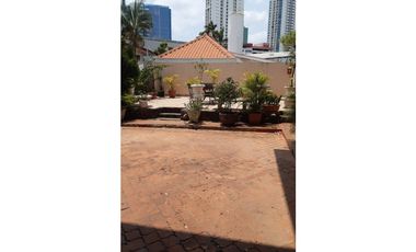 SAN FRANCISCO / VILLA LILLA / 570M2 / 2 NIVELES / TERRAZA / BALCON
