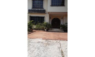 SAN FRANCISCO / VILLA LILLA / 570M2 / 2 NIVELES / TERRAZA / BALCON