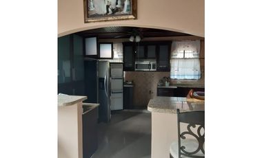 SAN FRANCISCO / VILLA LILLA / 570M2 / 2 NIVELES / TERRAZA / BALCON