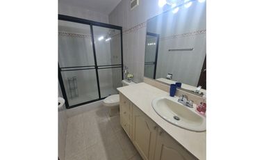 HERMOSO APARTAMENTO EN P.H. PLAZA REAL