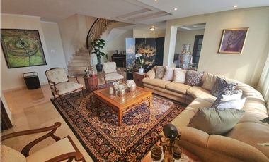HERMOSO APARTAMENTO EN P.H. PLAZA REAL