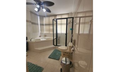 HERMOSO APARTAMENTO EN P.H. PLAZA REAL