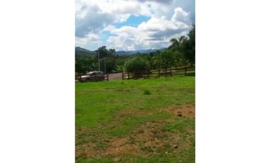 VENTA DE REMATE, LOTE CAMPESTRE  1253.62m2 EN CAPIRA