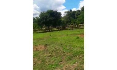 VENTA DE REMATE, LOTE CAMPESTRE  1253.62m2 EN CAPIRA