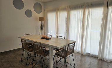 Alquiler casa 4 ambientes en Puertos Del Lago, Acacias