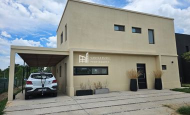 Alquiler casa 4 ambientes en Puertos Del Lago, Acacias