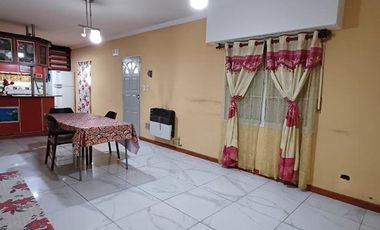 CASA DE 3 AMBIENTES EN MERLO