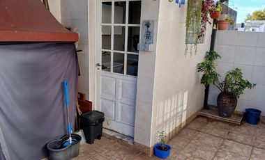 Departamento Tipo Casa en venta en Lanus Este