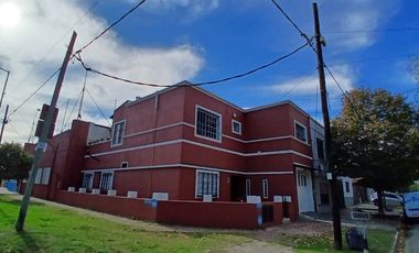 Departamento Tipo Casa en venta en Lanus Este
