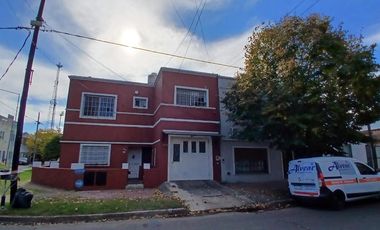 Departamento Tipo Casa en venta en Lanus Este