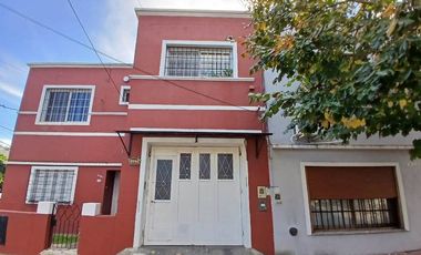 Departamento Tipo Casa en venta en Lanus Este