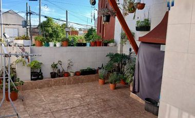 Departamento Tipo Casa en venta en Lanus Este