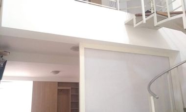 VENDO DUPLEX CENTRO AMOBLADO