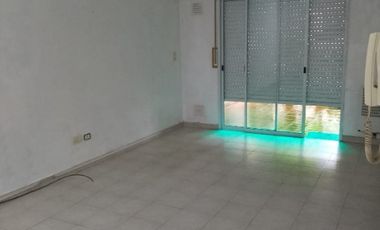 Departamento Tipo Casa en alquiler en Villa Sarmiento