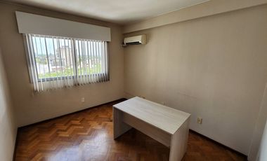 DEPARTAMENTO/OFICINA CÉNTRICA EN ALQUILER- CAPITAL