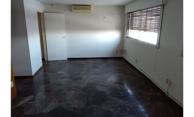 DEPARTAMENTO/OFICINA CÉNTRICA EN ALQUILER- CAPITAL