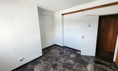 DEPARTAMENTO/OFICINA CÉNTRICA EN ALQUILER- CAPITAL
