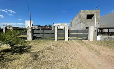 VENTA - CASA 3 DORMITORIOS EN ALVEAR