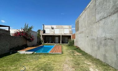 VENTA - CASA 3 DORMITORIOS EN ALVEAR