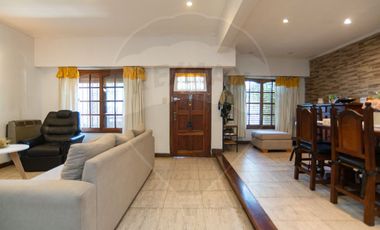 CASA EN VENTA RINGUELET