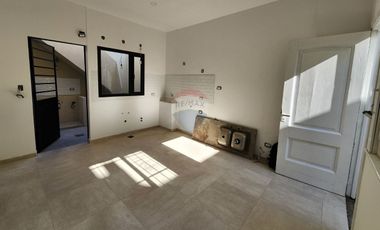 Venta PH con 2 dormitorios en Quilmes - Reciclado