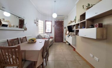 CASA 3 AMBIENTES + ESCRITORIO, PATIO Y COCHERA
