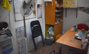 Venta galpón con oficina barrrio Azcuenaga