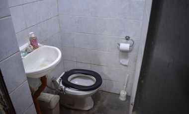 Venta galpón con oficina barrrio Azcuenaga