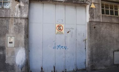 Venta galpón con oficina barrrio Azcuenaga