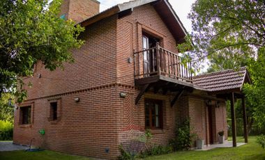 VENTA CASA 4 AMBIENTES VALERIA DEL MAR