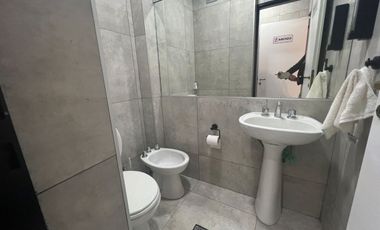 ALQUILER OFICINA PISO 13 EN SAN MARTIN 195