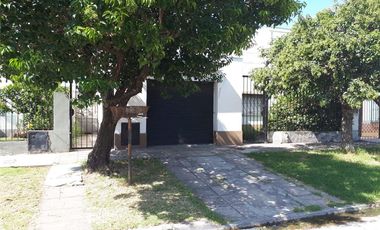 Casa tres ambientes en venta en Lavallol