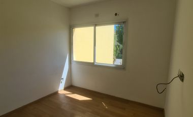 CASA 4 AMBIENTES EN VENTA MONTE GRANDE