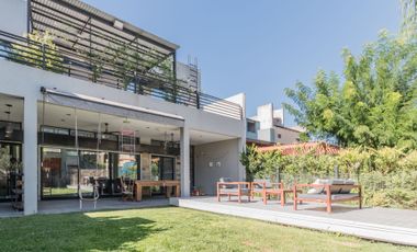 CASA 5 AMBIENTES EN VENTA BOSQUES DE SAN VICENTE