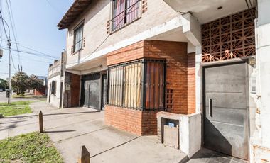 VENTA PH 3 AMBIENTES EN LANUS OESTE. SIN EXPENSAS