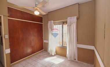CASA EN  VENTA FLORENCIO VARELA 4 ambientes