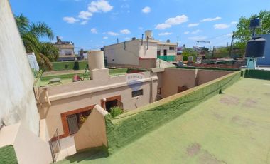 CASA EN  VENTA FLORENCIO VARELA 4 ambientes