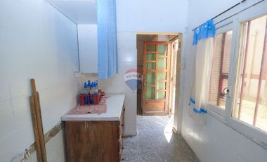 CASA EN  VENTA FLORENCIO VARELA 4 ambientes