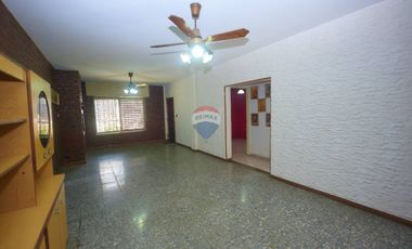 CASA EN  VENTA FLORENCIO VARELA 4 ambientes