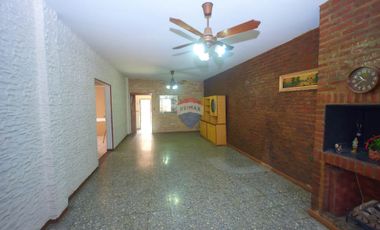 CASA EN  VENTA FLORENCIO VARELA 4 ambientes