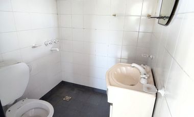 Casa VENTA Romero 2 dormitorios, parque-APTO BANCO