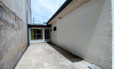 Casa VENTA Romero 2 dormitorios, parque-APTO BANCO
